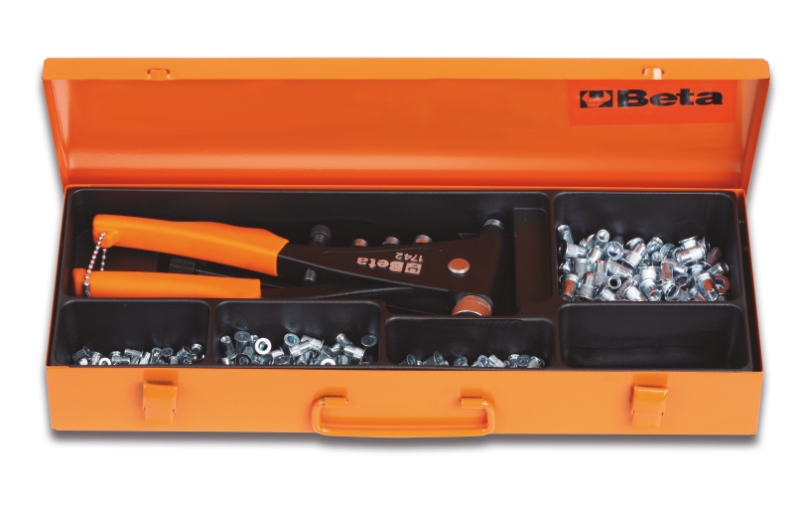 KOMPLET ORODJA ZA KOVIČENJE 1742/C4 BETA